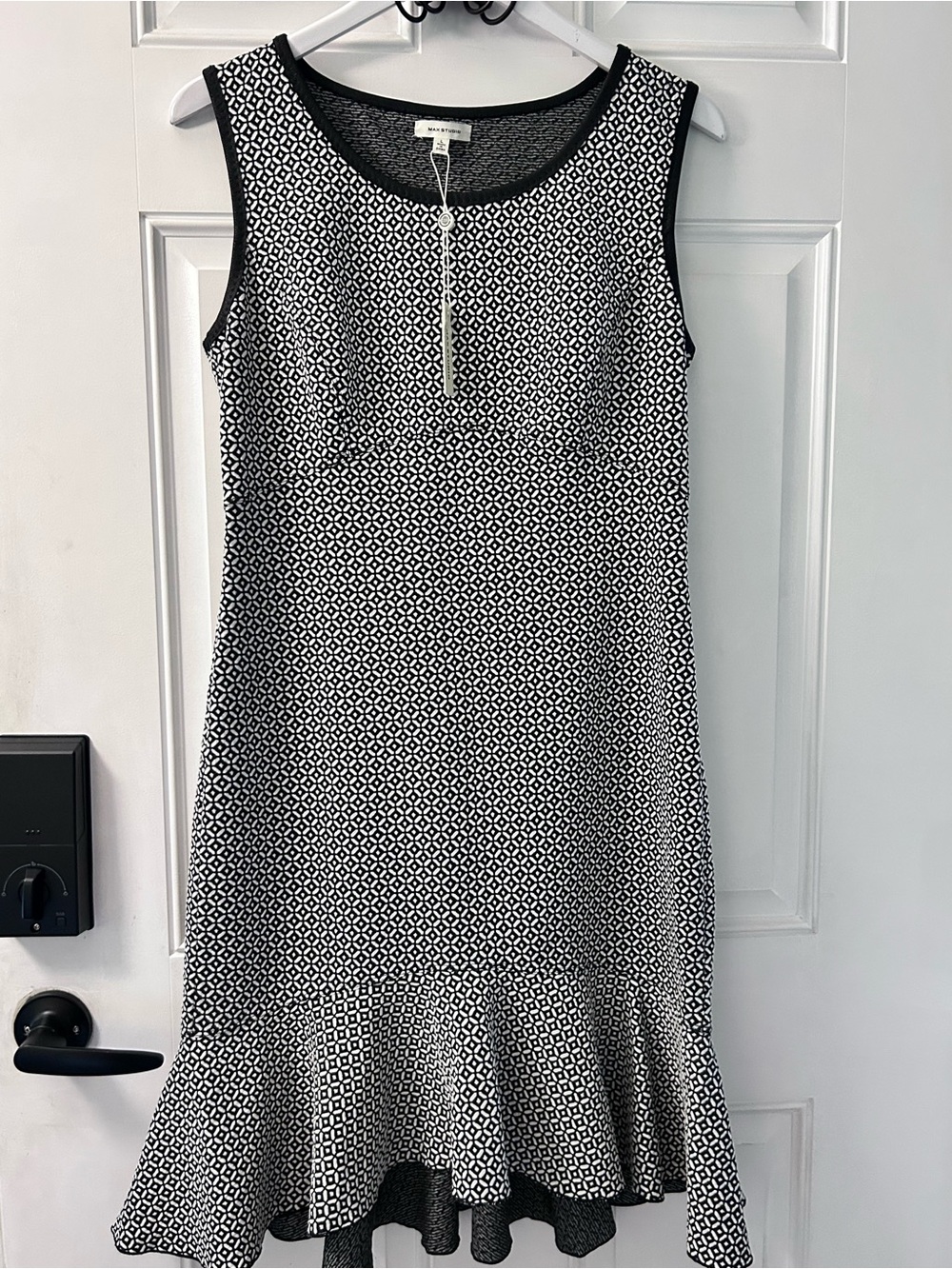 Max Studio Black & White Geometric Flounce Mini Dress